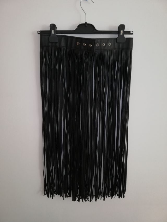 cinturón falda negro flecos