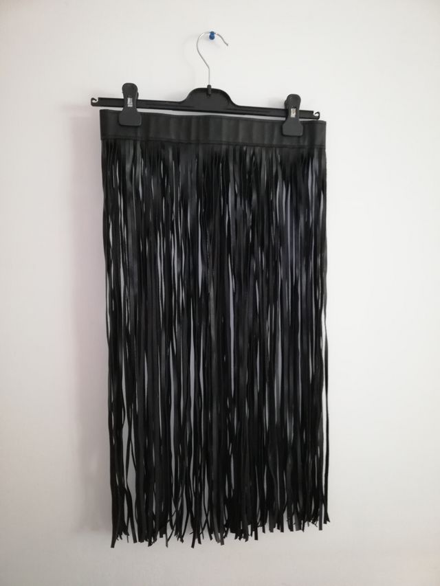 cinturón falda negro flecos