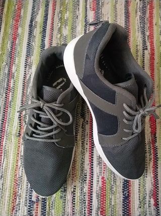En Deportivas De Wallapop Segunda Zapatillas Mano Burjassot wymvN8n0O