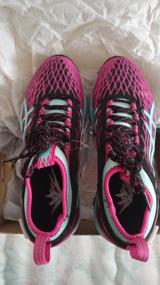 ASICS GEL FUJI Runnegade 2 para mujer NUEVAS 35,5 de segunda mano por 45  EUR en O Birloque en WALLAPOP