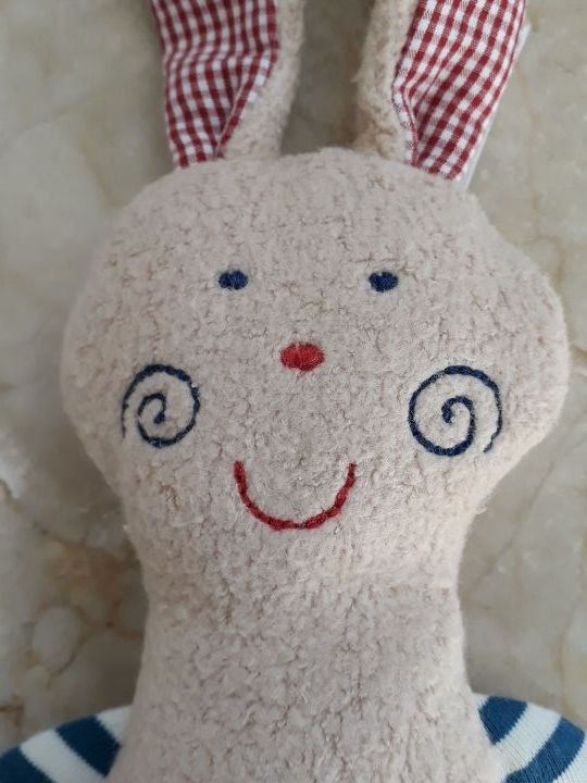 Muñeco conejo Sigikid sonajero bebés. NUEVO