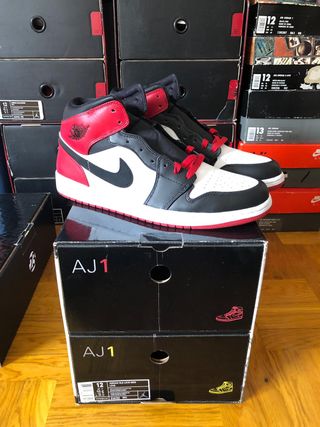 Zapatillas Nike Air Jordan I Black Toe de segunda mano por 240 EUR en  Sevilla en WALLAPOP