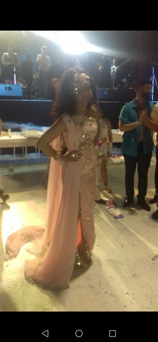 Vestido fiesta boda gitana de segunda mano por 450 EUR en Aldaia en WALLAPOP