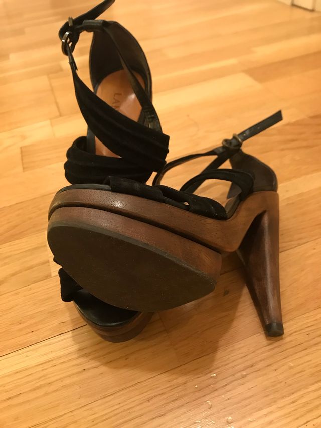 Sandalias negras ante plataforma T37 Lanidor