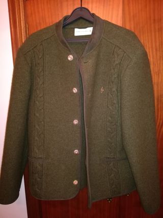 Chaqueta austríaca Kitz-Pichler pura lana de segunda mano por 50 EUR en A  Coruña en WALLAPOP