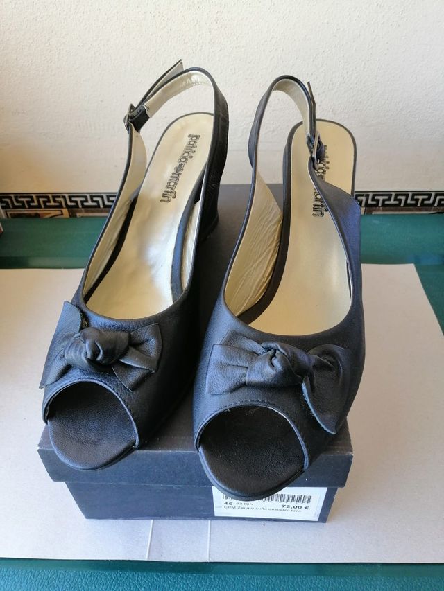 Talla 45. Zapato de mujer con cuña de segunda mano por 20 EUR en Málaga en WALLAPOP Talla 45. Zapato de mujer con cuña de segunda mano por 20 EUR en Málaga en WALLAPOP