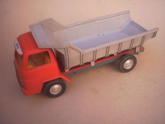 camiones GOZAN -  MOLTO