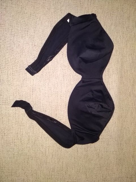 Sujetador negro sin tiras, 100B.