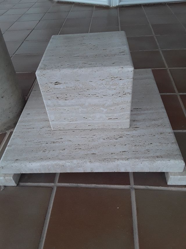 Mesa de mármol travertino