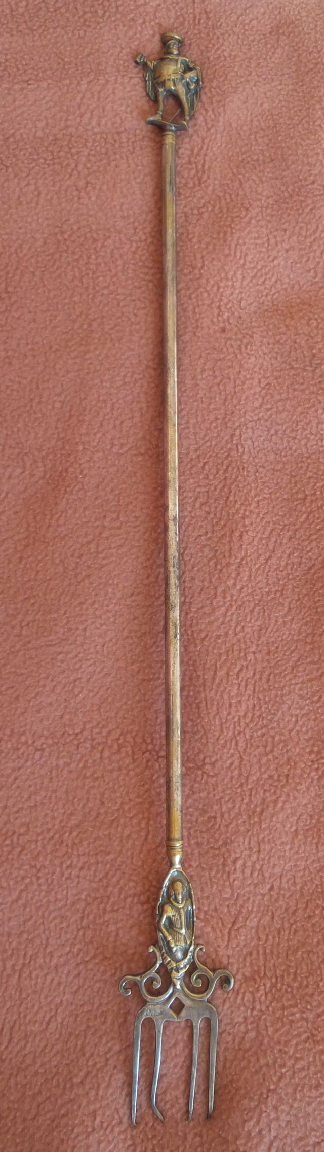 TENEDOR DECORATIVO ANTIGUO – ALPACA SIGLO XVIII