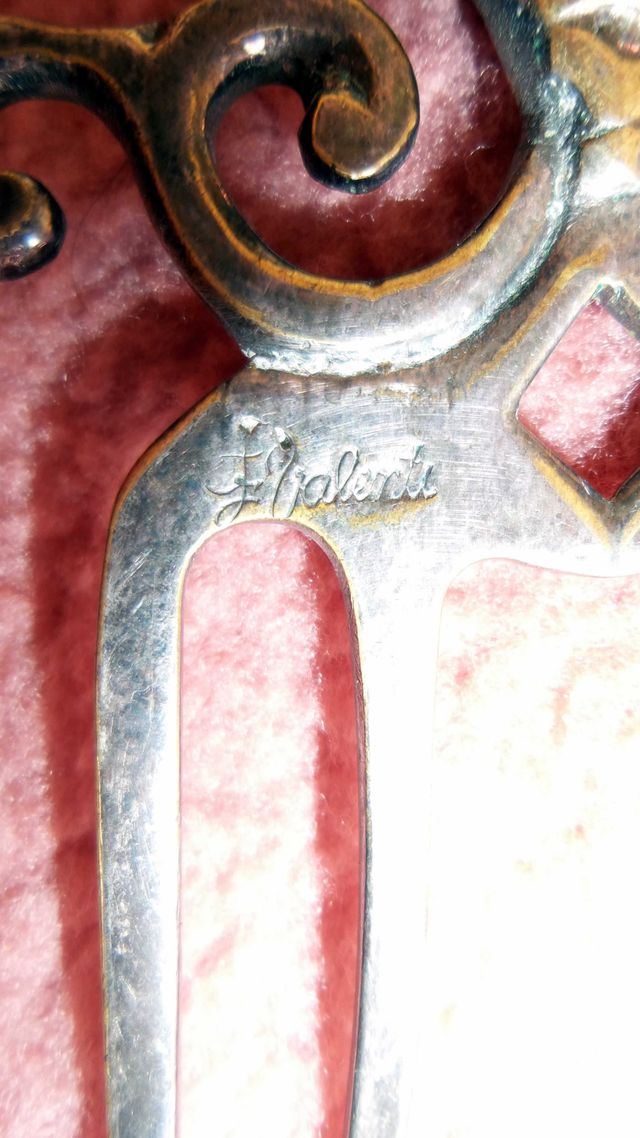 TENEDOR DECORATIVO ANTIGUO – ALPACA SIGLO XVIII