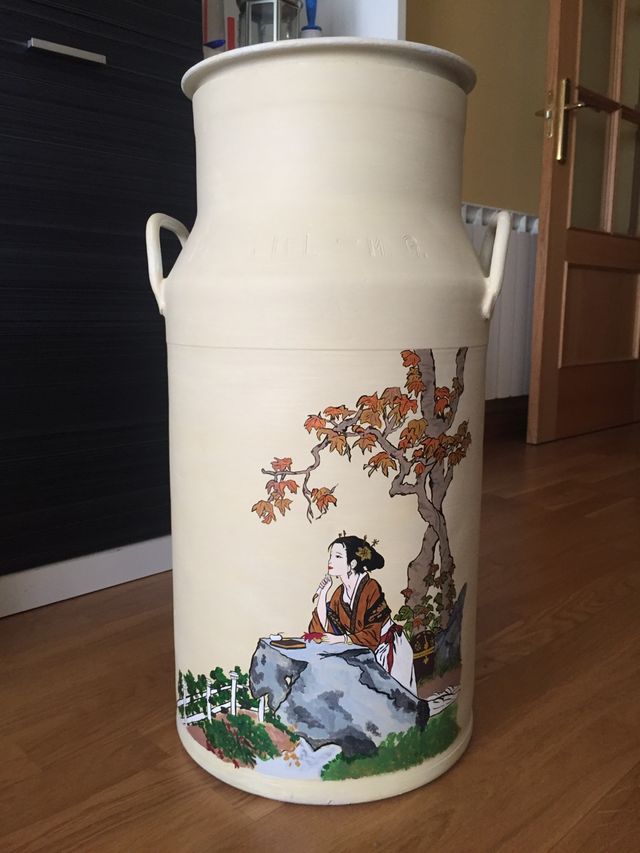 Milkwoman decorativa