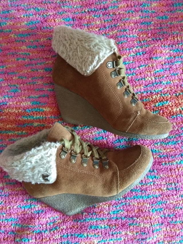 Botin marron camel con borrego