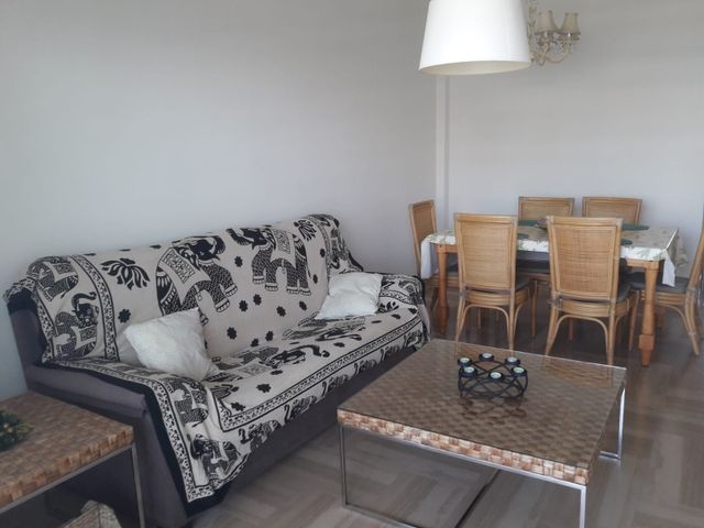 FANTASTICO APARTAMENTO CON PISCINA.
