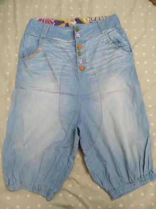 Pantalón desigual baggy de segunda mano por 10 € en Basauri Pantalones cagados Desigual de segunda mano por 10 € en