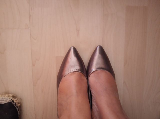 zapatos de un solo uso ,cuero y piel