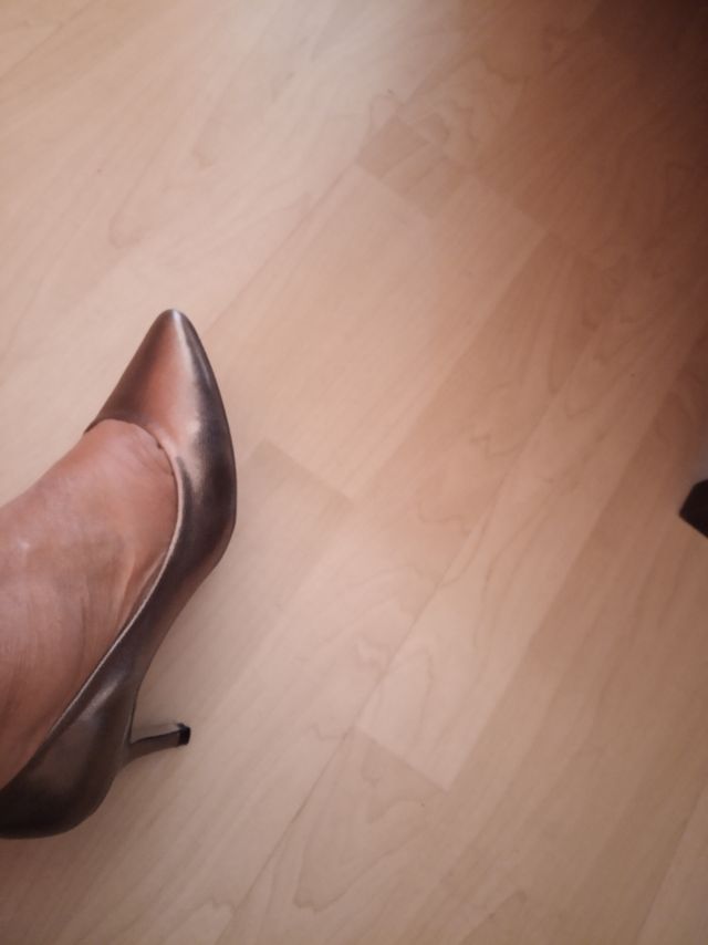 zapatos de un solo uso ,cuero y piel