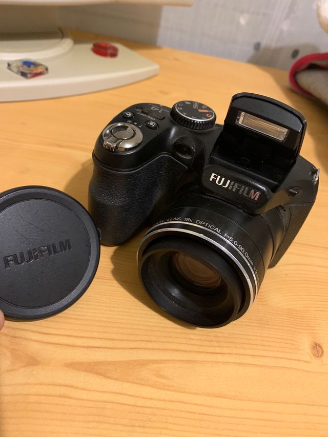 Fujifilm finepix S2970 14.0MP - 18x OZ