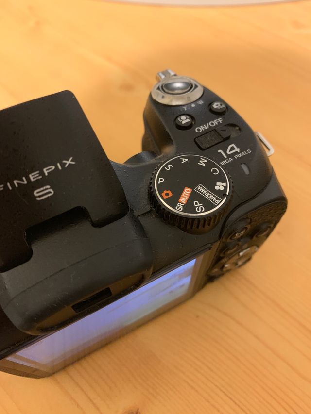 Fujifilm finepix S2970 14.0MP - 18x OZ