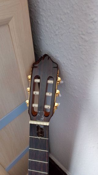 Guitarra amplificada de segunda mano en WALLAPOP