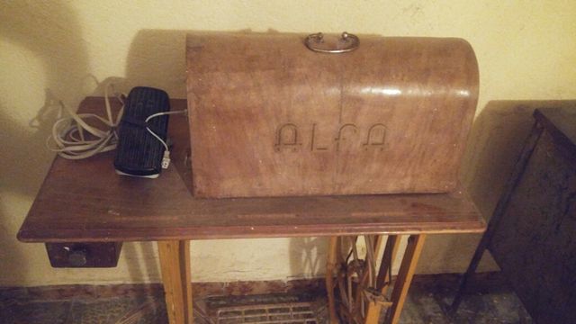 Maquina de coser Alfa