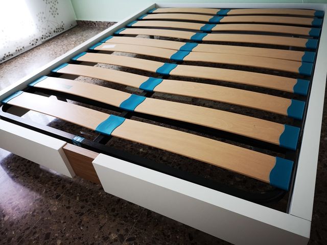 Estructura de cama y somier