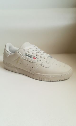 YEEZY 350 V2 HYPERSPACE IN STORE RELEASE Facebook