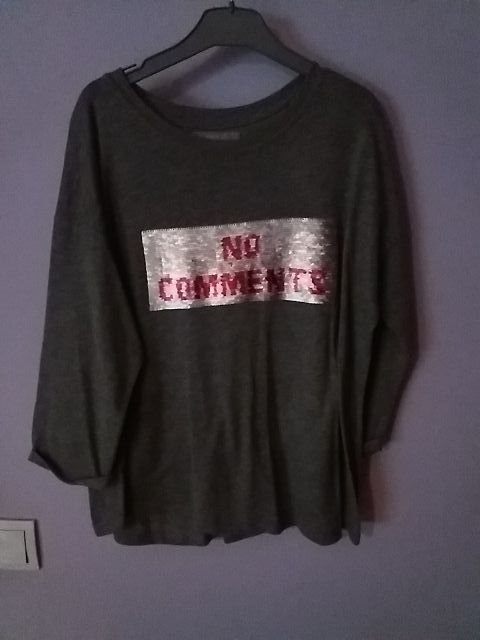 Camiseta color gris