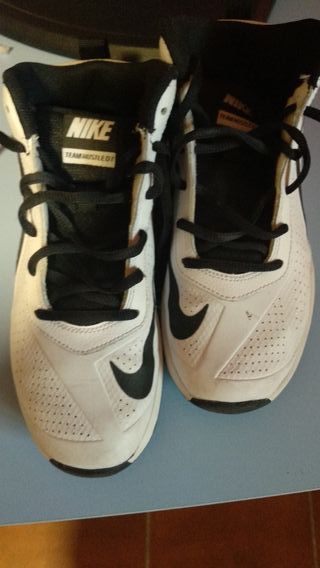 Botas fútbol sala Nike impecables 36 de segunda mano por 19 Botas fútbol sala Nike impecables 36 de segunda mano por 19