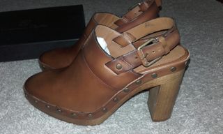 Zapatos Massimo zueco mujer Massimo Dutti talla 37 de segunda mano por 45  EUR en Valldoreix en WALLAPOP