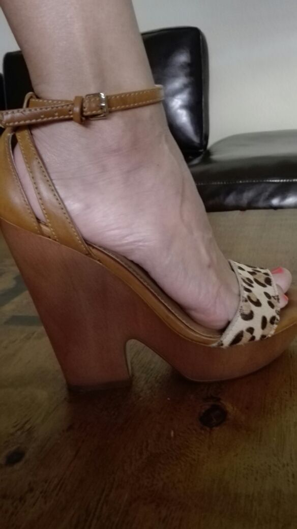 SANDALIAS TACÓN N°38 STRADIVARIUS