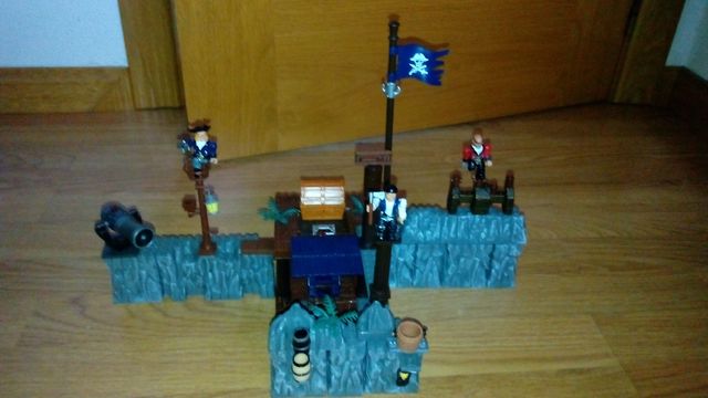 FORTALEZA PIRATAS MARCA PLAYMOBIL