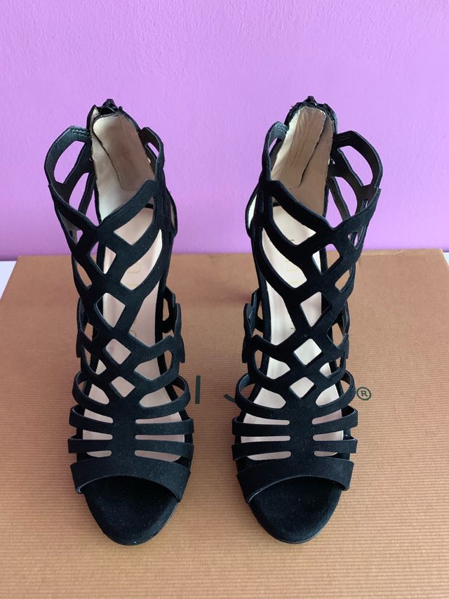 Sandalias de tacón de piel UNISA (nuevas)