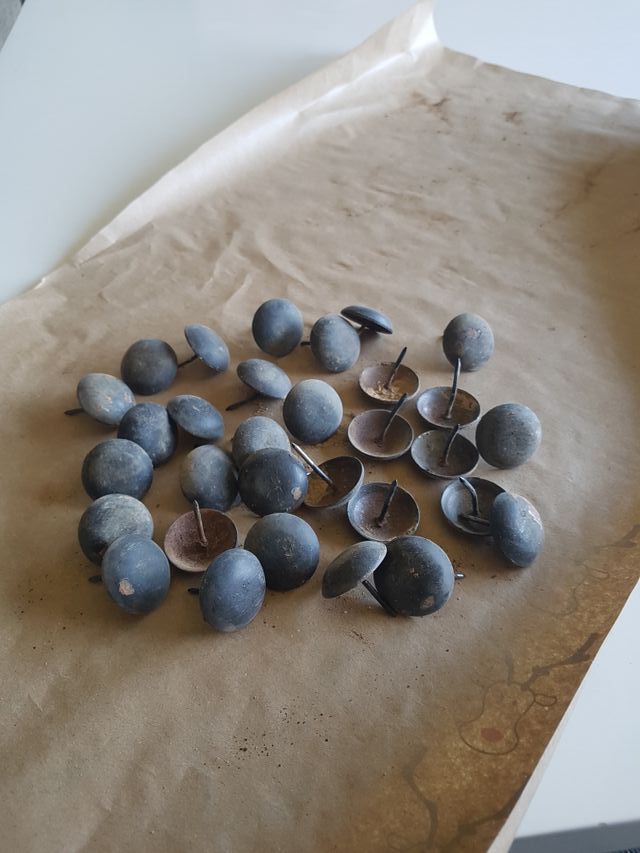 CLAVOS-CHINCHETAS DE PUERTA ANTIGUA