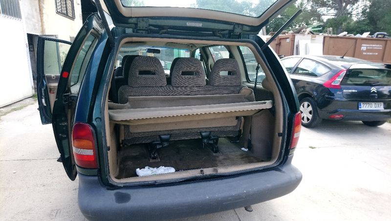Chrysler Voyager 1998 - foto 1