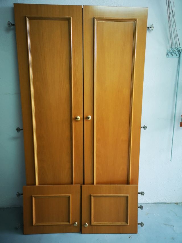 Puertas de armario roble de segunda mano por 20 € en Cobeña en WALLAPOP