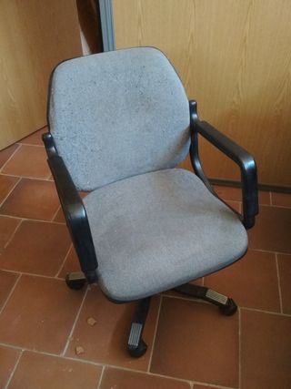Antiguas Sillas Mano Segunda En Oficina De Wallapop eodCBWxr