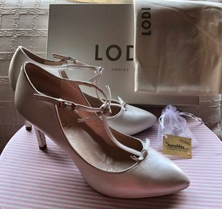 Zapatos blancos novia Lodi 39 de segunda mano por 55 EUR en Pontevedra en  WALLAPOP