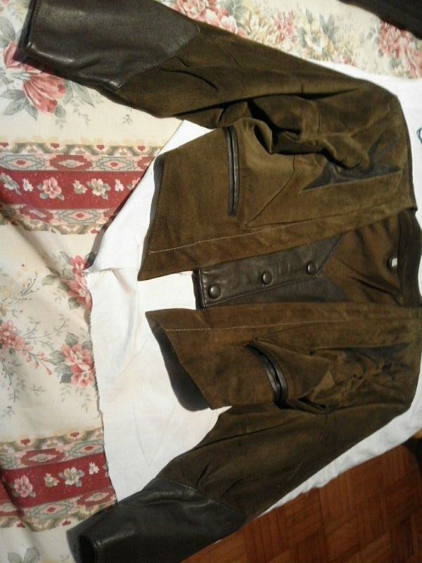 Chaqueta torera de Ante y piel.