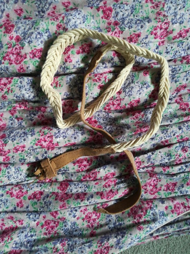 Falda flores vuelo. Falda Stradivarius