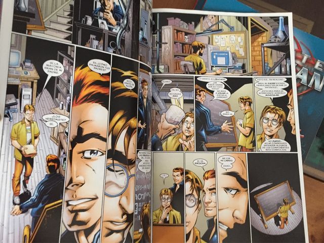 CÓMICS ULTIMATE SPIDERMAN