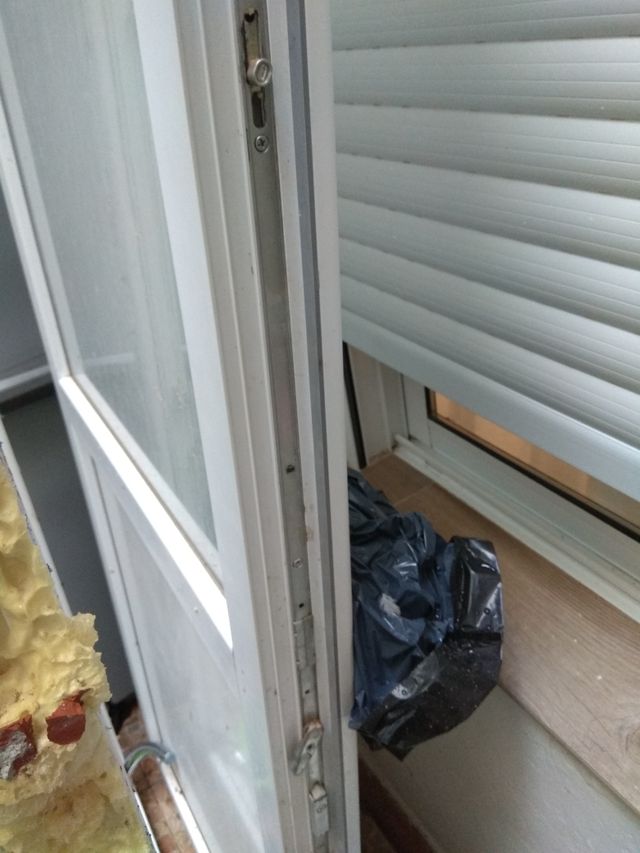 Puerta exterior de segunda mano por 160 EUR en Zaragoza en WALLAPOP