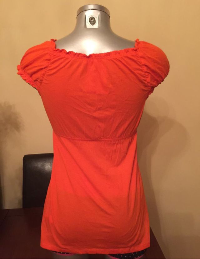 Camiseta naranja Zara
