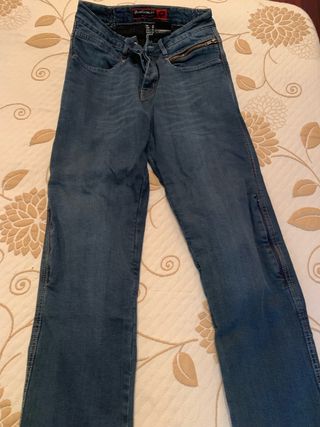 Pantalon vaquero de moto. kevlar Quartermile de segunda mano por 85 EUR en  Barreiros en WALLAPOP