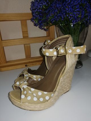Tacones de cuña con plataforma MARYPAZ de segunda mano por 15 EUR en  Tegueste en WALLAPOP
