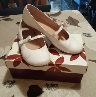 Zapatos comunion talla 34 de segunda mano por 5 EUR en Málaga en WALLAPOP