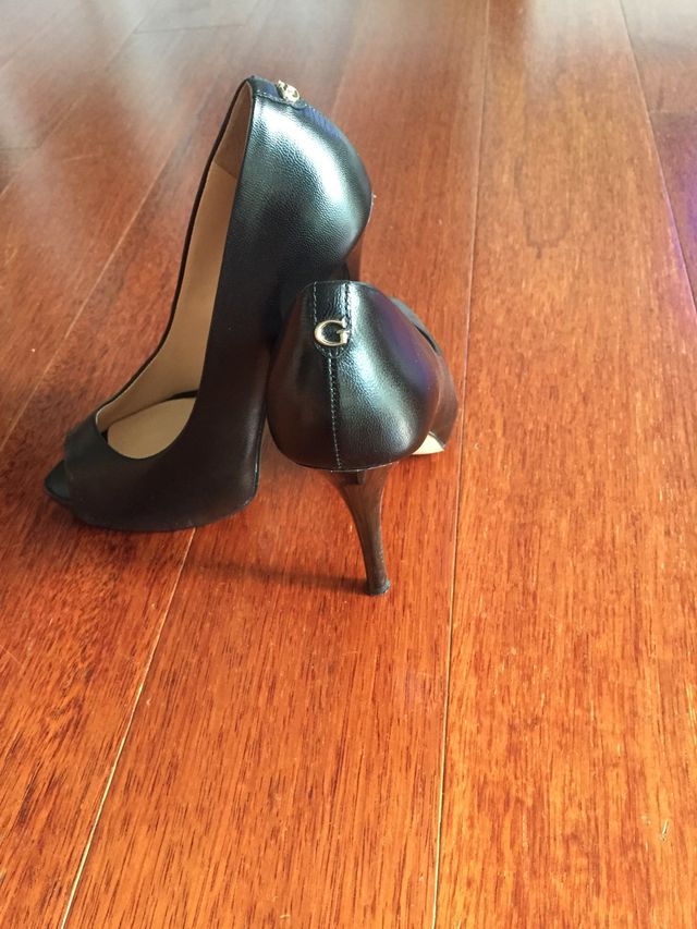 Zapato Peep Toe Guess