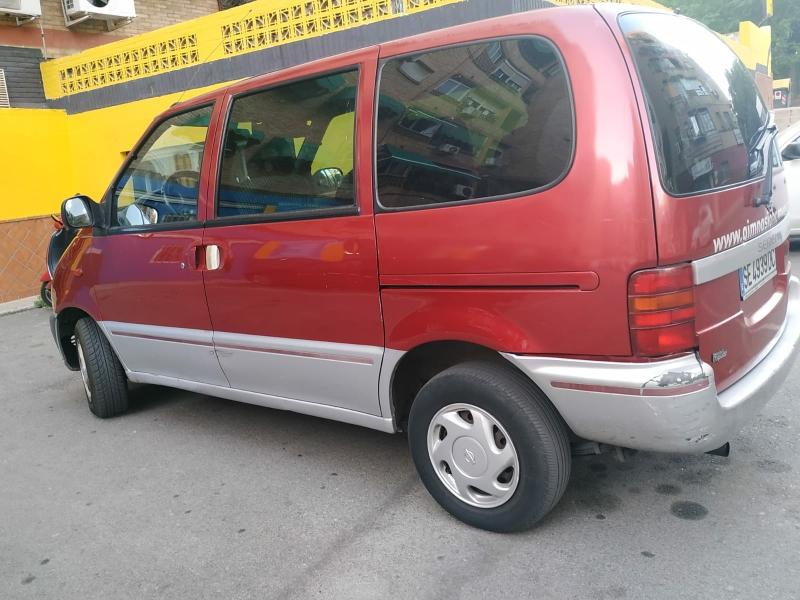 Nissan Serena 1999 - foto 1