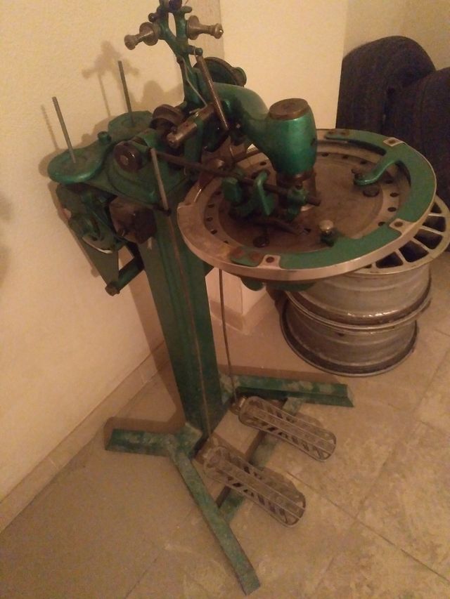 Maquina de coser remalladora - luperadora