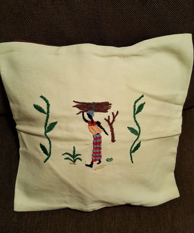 Funda cojín hecho a mano.Nuevo